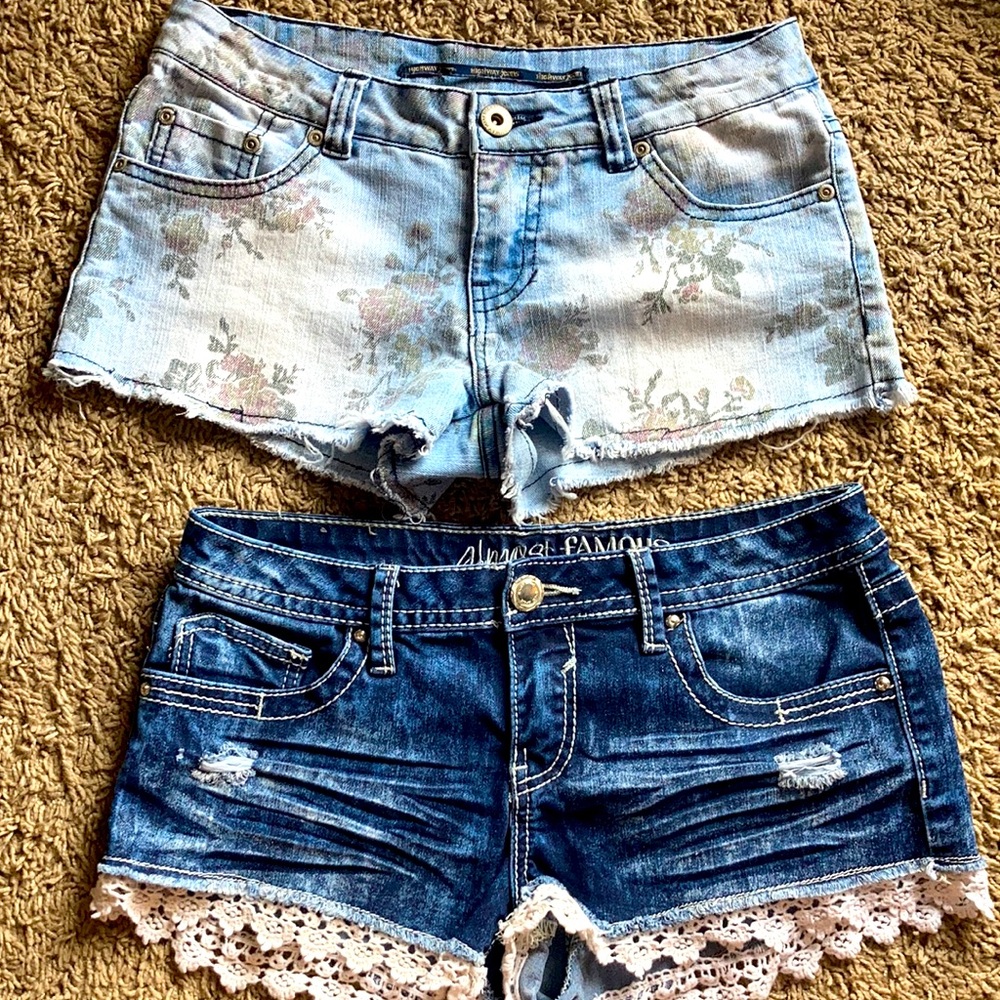 2 pairs of short shorts